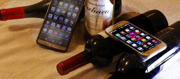 Aumentam impostos sobre ‘bebidas quentes’ e eletrônicos - Sputnik Brasil