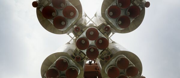 Motores a jato dum foguete russo - Sputnik Brasil