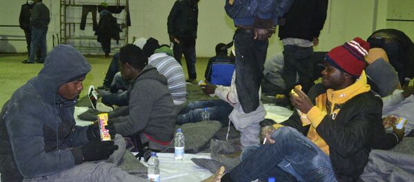 Grupo de viajantes de países africanos em busca de imigração é encontrado na costa de Djerba - Sputnik Brasil