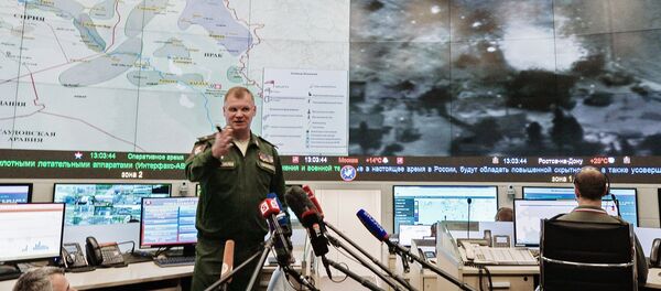 Igor Konashenkov durante um briefing em dezembro de 2015 - Sputnik Brasil