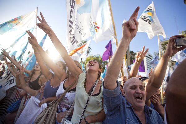 Uma manifestação em Buenos Aires a favor da ativista Milagro Sala, em 18 de janeiro de 2016 - Sputnik Brasil