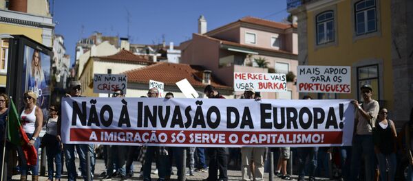 Portugueses protestam contra entrada de refugiados na Europa - Sputnik Brasil