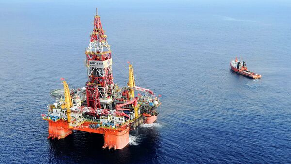Plataforma de petróleo 981, a primeira plataforma de exploração em águas profundas desenvolvida na China, a 320 quilômetros ao sudeste de Hong Kong, no Mar do Sul da China - Sputnik Brasil