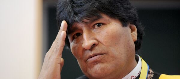 Evo Morales após receber o Doctor Honoris Causa na Universidade de Adour, na França, em 7 de novembro de 2015 - Sputnik Brasil
