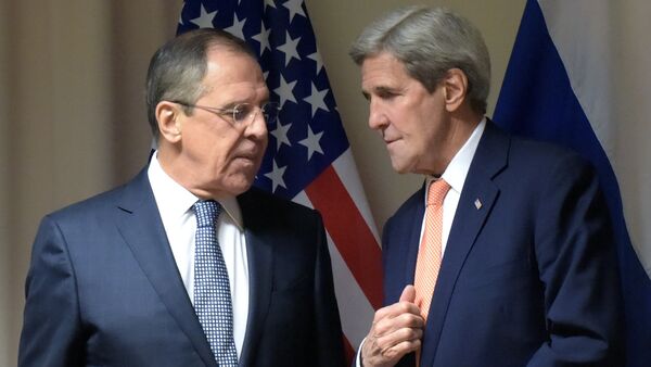 O ministro das Relações Exteriores russo, Sergei Lavrov, e o secretário de Estado norte-americano, John Kerry, durante a reunião em Zurique, Suíça, 20 de janeiro de 2016 - Sputnik Brasil