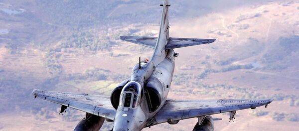 Um A-4 Skyhawk, da Força Aérea da Argentina, durante os exercícios conjuntos Cruzeiro do Sul en 2006 - Sputnik Brasil