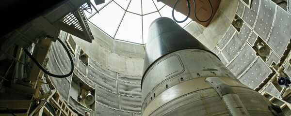 Um míssil nuclear ICBM Titan II desativado é visto em um silo no Missile Museum Titan. 12 de maio, 2015, Green Valley, Arizona. - Sputnik Brasil