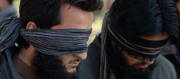 Duas pessoas acusadas de militar nas fileiras do Daesh foram apresentadas à mídia em 20 de janeiro pela polícia da cidade de Jalalabad, na província afegã de Nangarhar - Sputnik Brasil