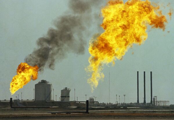 Refinaria em Abadan em julho de 1971 - Sputnik Brasil