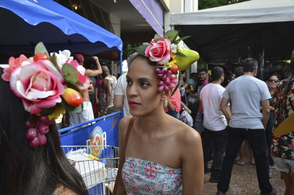 Grupo de Percussão, Maria Vaicasoutras, aquece os brasilienses para o carnaval. - Sputnik Brasil