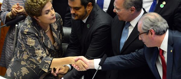 Presidenta Dilma Rousseff cumprimenta Eduardo Cunha na reabertura do Congresso Nacional - Sputnik Brasil