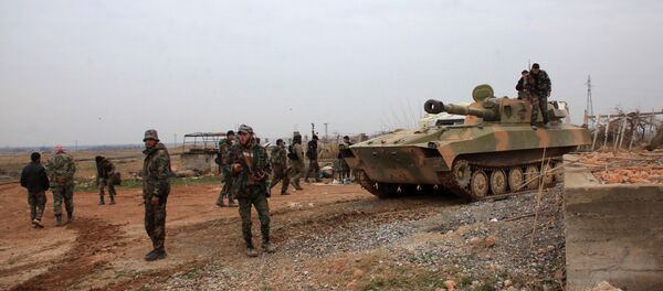 Forças governamentais sírias tomam a posição na vila de Ain al-Beida na província síria de Aleppo, Síria, 13 de janeiro de 2016 - Sputnik Brasil