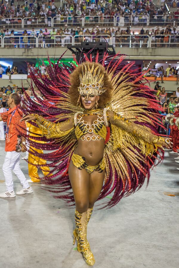 Desfile da Estácio de Sá no Carnaval 2015 - Sputnik Brasil