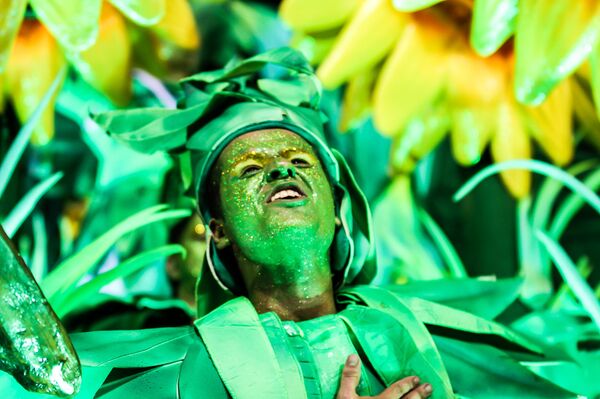Desfile da Vila Isabel no Carnaval 2013 - Sputnik Brasil