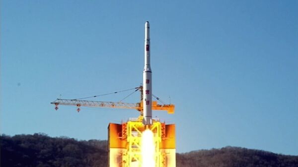 North Korea's rocket launch of earth observation satellite Kwangmyong 4 - Sputnik Brasil