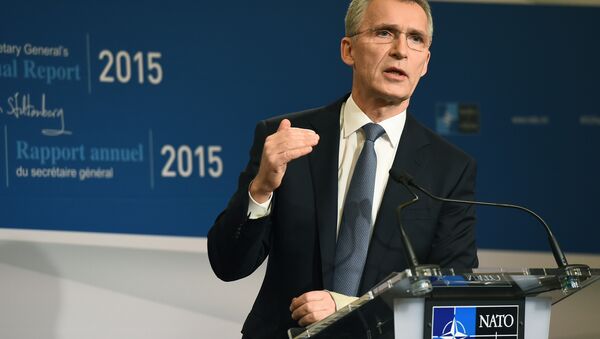 Secretário-Geral da OTAN, Jens Stoltenberg, apresenta o relatório anual da OTAN durante a conferência de imprensa em Bruxelas, Bélgica, 28 de janeiro de 2016 - Sputnik Brasil