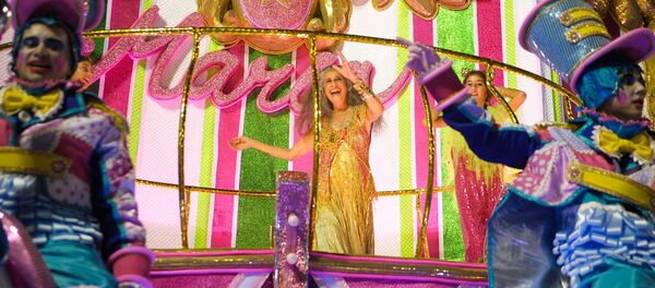 Mangueira faz homenagem à cantora Maria Bethânia no Sambódromo Mangueira faz homenagem à cantora Maria Bethânia no Sambódromo - Sputnik Brasil