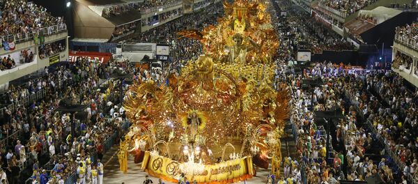 Desfile da Beija-Flor de Nilópolis, no sábado (6), no Sambódromo do Rio de Janeiro - Sputnik Brasil