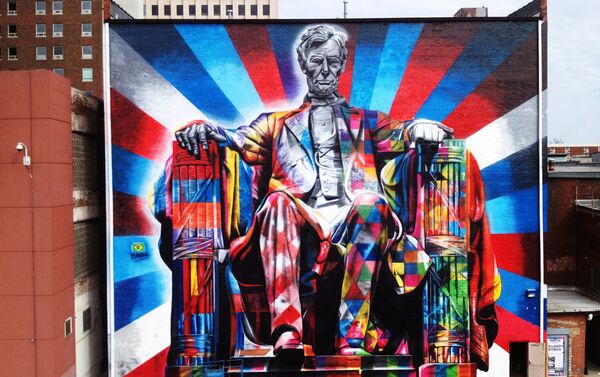 Abraham Lincoln, por Eduardo Kobra, Lexington, estado de Kentucky, EUA - Sputnik Brasil