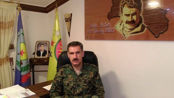 Abdo Ibrahim, ministro da Defesa do distrito curdo de Afrin, Turquia - Sputnik Brasil