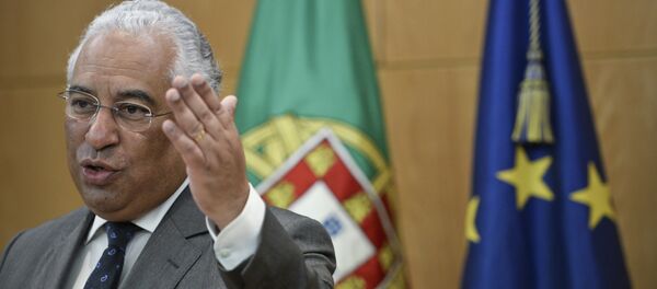 Primeiro-ministro de Portugal, António Costa, durante a assinatura de um acordo com a transportadora aérea TAP, em 6 de fevereiro de 2016 - Sputnik Brasil