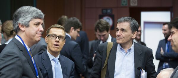 Da esquerda à direita: os ministros das Finanças de Portugal, Mário Centeno, da Finlândia, Alexander Stubb, da Grécia, Euclid Tsakalotos, e da Alemanha, Wolfgang Schauble, no encontro das pastas na sede do Eurogrupo em 11 de fevereiro de 2016 - Sputnik Brasil