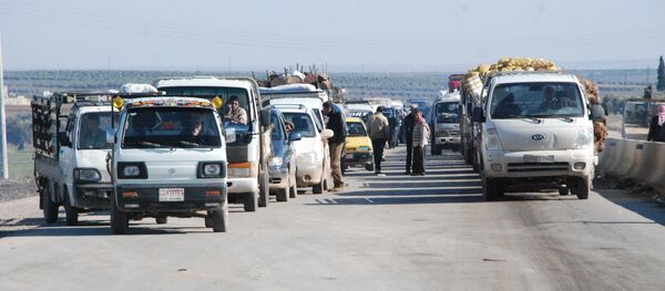 Refugiados curdos no cantão Afrin da província síria de Aleppo - Sputnik Brasil