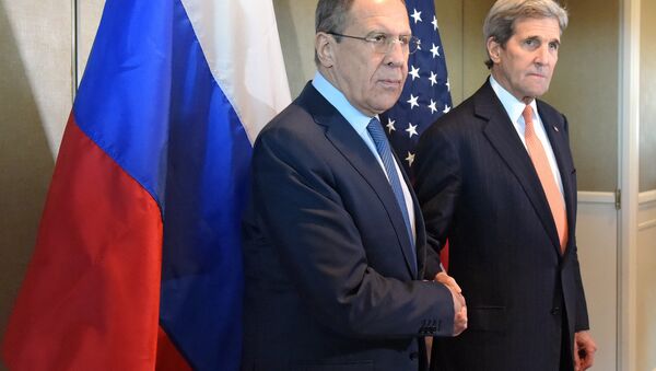 Russian Foreign Minister Sergei Lavrov meets with his US counterpart John Kerry - Sputnik Brasil