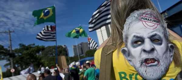 Manifestantes pró e contra Lula se enfrentam em São Paulo - Sputnik Brasil