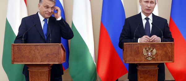 O presidente da Rússia, Vladimir Putin, em encontro com o premier húngaro, Viktor Orban, em Moscou - Sputnik Brasil