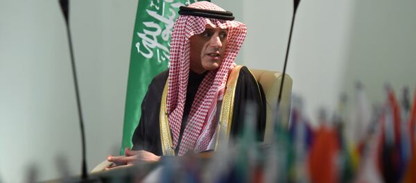O chanceler saudita, Adel al-Jubeir, foi filmado durante a entrevista que concedeu à agência AFP em 16 de fevereiro de 2016 - Sputnik Brasil