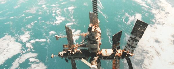 Reprodução da estação orbital MIR - Sputnik Brasil