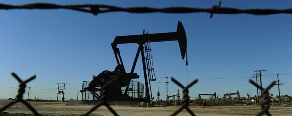 Poço de petróleo nos arredores de Los Angeles - Sputnik Brasil