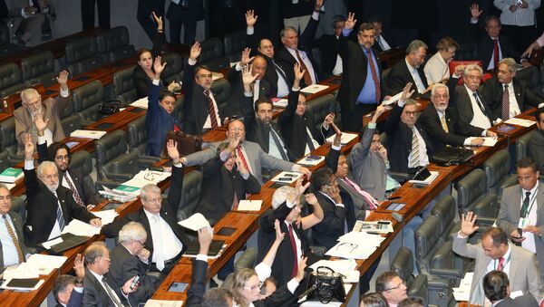 Deputados no dia de votação da lei do terrorismo - Sputnik Brasil