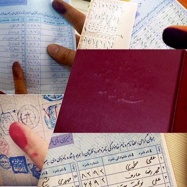 Votantes mostram suas cédulas de votação nas eleições de 26 de fevereiro de 2016 no Irã - Sputnik Brasil