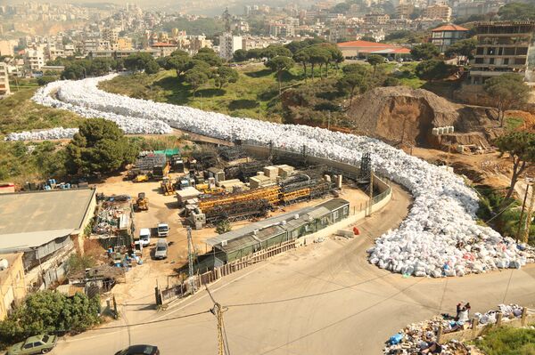 Estrada de lixo no Líbano - Sputnik Brasil