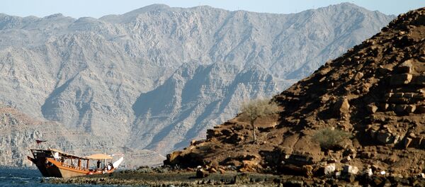 Uma ilha no estreito de Ormuz - Sputnik Brasil