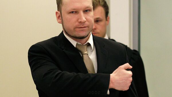 Terrorista Anders Breivik no tribunal de Oslo - Sputnik Brasil