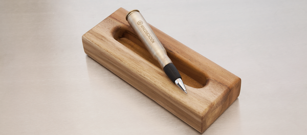 El bolígrafo hecho con balas de fusil y con el cual se prevé que se firmará el acuerdo conjunto de paz entre el Gobierno y las FARC - Sputnik Brasil