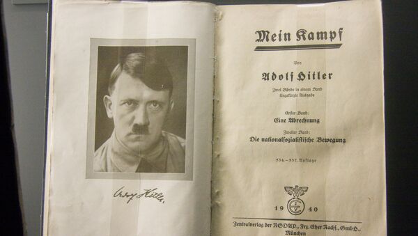 Mein Kampf (Minha luta) – livro de Adolf Hitler venerado pos neonazistas - Sputnik Brasil