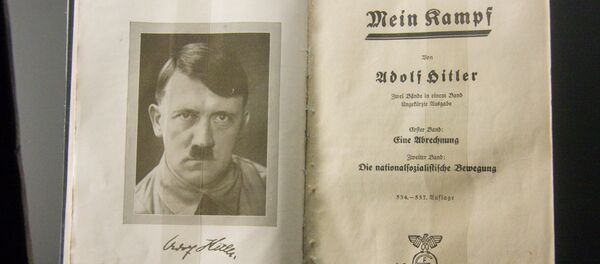 Mein Kampf (Minha luta) – livro de Adolf Hitler venerado pos neonazistas - Sputnik Brasil