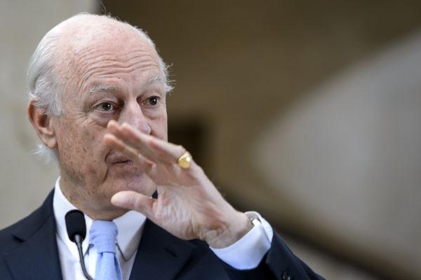 O enviado especial da ONU para a Síria, Staffan de Mistura, durante uma entrevista coletiva em 3 de março O enviado especial da ONU para a Síria, Staffan de Mistura, durante uma entrevista coletiva em 3 de março - Sputnik Brasil