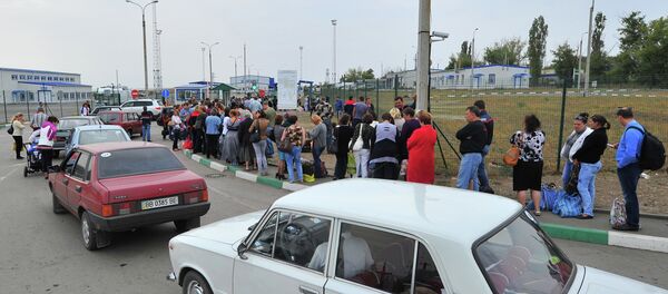 Refugiados ucranianos retornam para casa - Sputnik Brasil