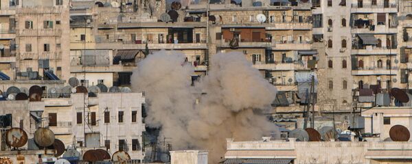 Explosão na área residencial da cidade síria de Aleppo, Síria, 18 de fevereiro de 2016 - Sputnik Brasil
