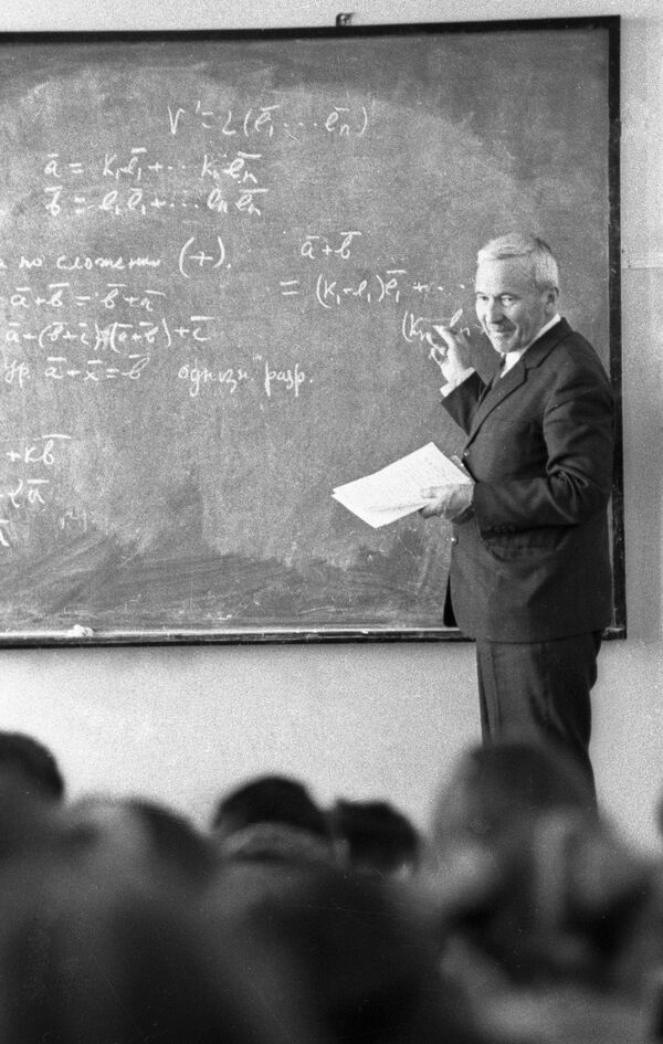 Andrei Kolmogorov durante uma aula (foto de arquivo) - Sputnik Brasil