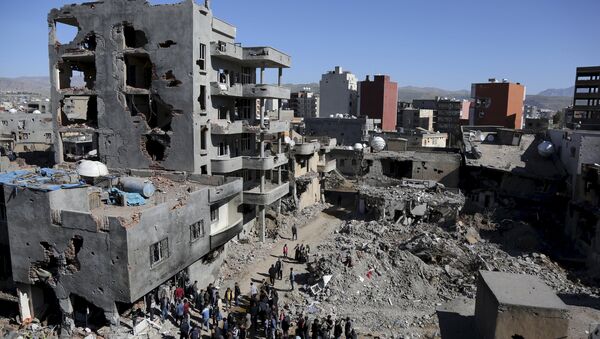 Buildings, which were damaged during the security operations and clashes between Turkish security forces and Kurdish militants, are seen in the southeastern town of Cizre in Sirnak province, Turkey March 2, 2016 - Sputnik Brasil