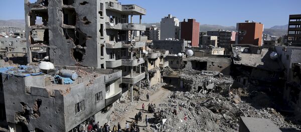 Buildings, which were damaged during the security operations and clashes between Turkish security forces and Kurdish militants, are seen in the southeastern town of Cizre in Sirnak province, Turkey March 2, 2016 - Sputnik Brasil