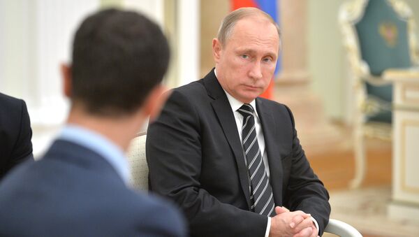 Presidente russo Vladimir Putin em encontro com o presidente da Síria, Bashar Assad - Sputnik Brasil