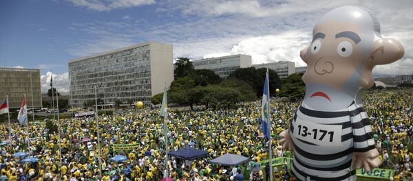 Bonceo inflável 'Pixuleco' do ex-presidente Luiz Inácio Lula da Silva - Sputnik Brasil