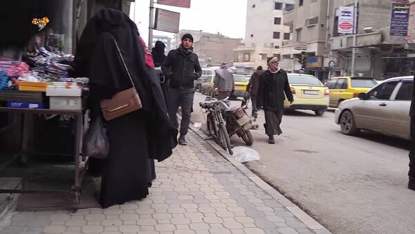 Inside Raqqa: Women's secret films from within closed city of terrorist sect ISIS - Sputnik Brasil